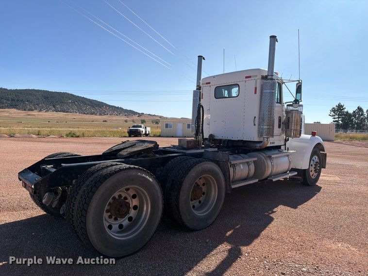 image for item FM7670 2005 Kenworth W900 semi truck