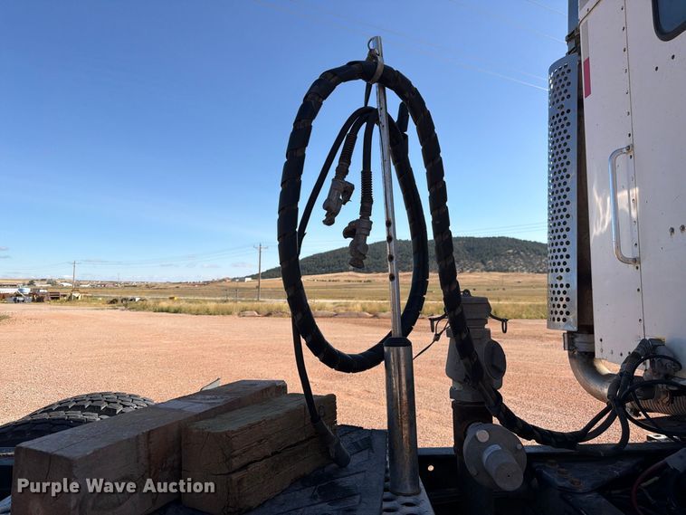 image for item FM7670 2005 Kenworth W900 semi truck