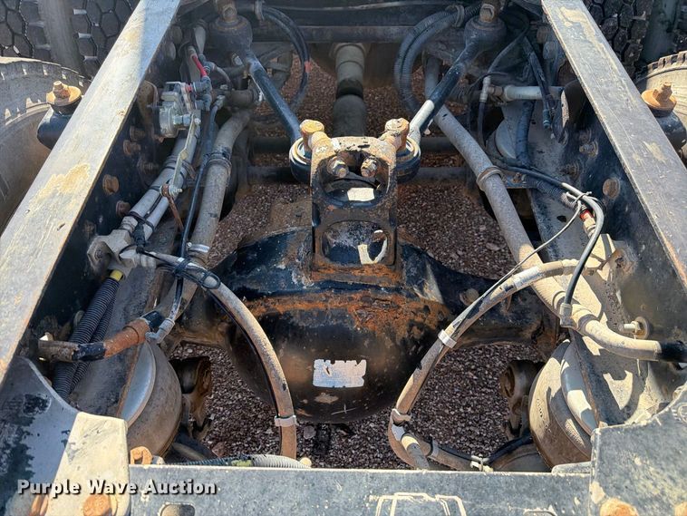image for item FM7670 2005 Kenworth W900 semi truck