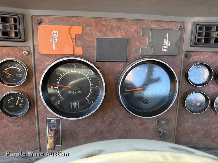 image for item FM7670 2005 Kenworth W900 semi truck