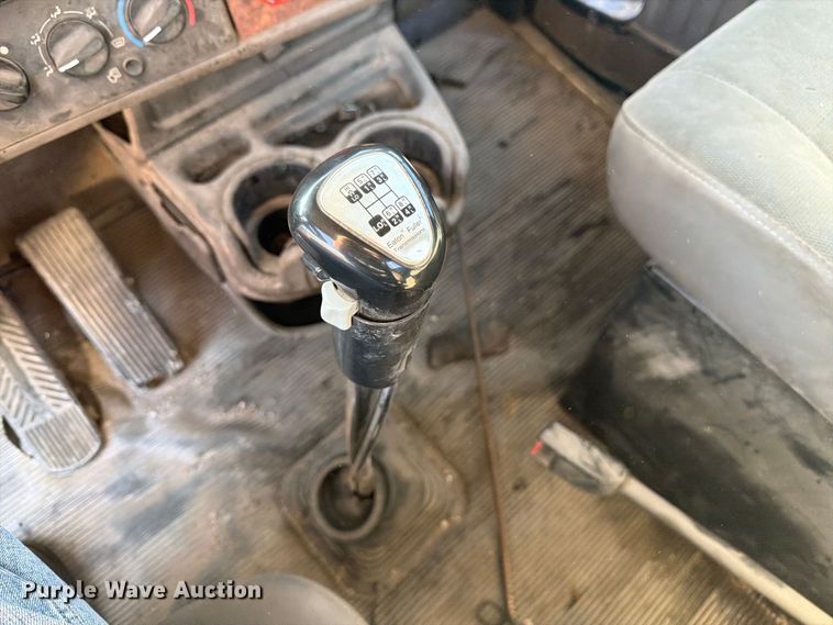 image for item FM7670 2005 Kenworth W900 semi truck