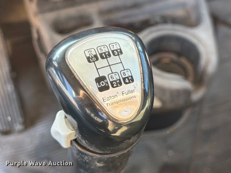 image for item FM7670 2005 Kenworth W900 semi truck