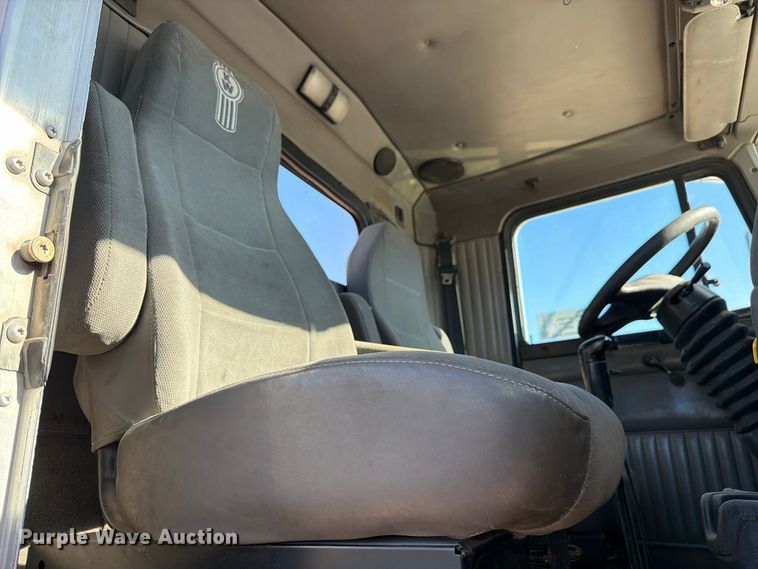 image for item FM7670 2005 Kenworth W900 semi truck