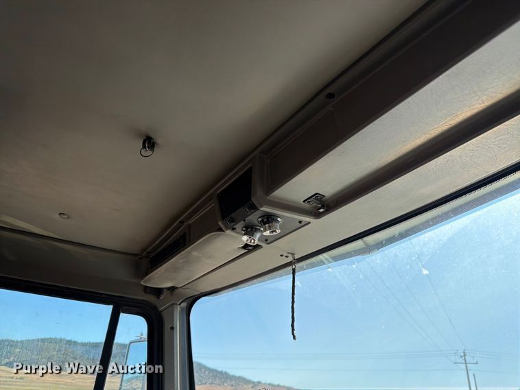 image for item FM7670 2005 Kenworth W900 semi truck
