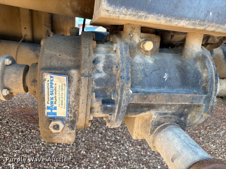 image for item FM7670 2005 Kenworth W900 semi truck