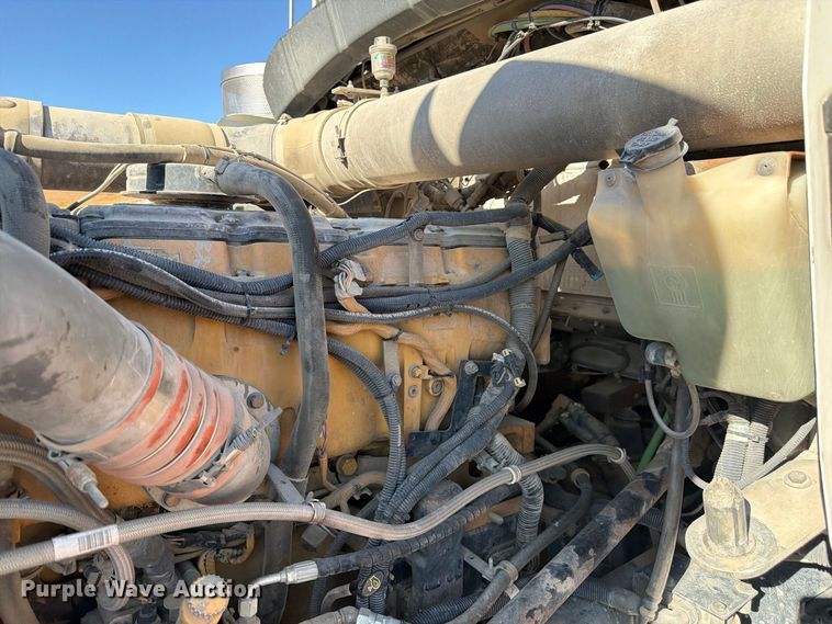 image for item FM7670 2005 Kenworth W900 semi truck