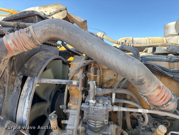image for item FM7670 2005 Kenworth W900 semi truck