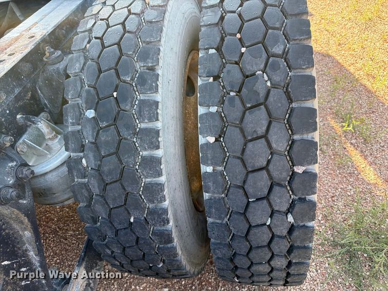 image for item FM7670 2005 Kenworth W900 semi truck