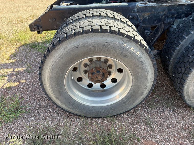 image for item FM7670 2005 Kenworth W900 semi truck