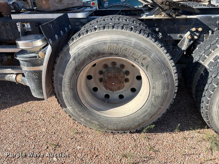 image for item FM7670 2005 Kenworth W900 semi truck