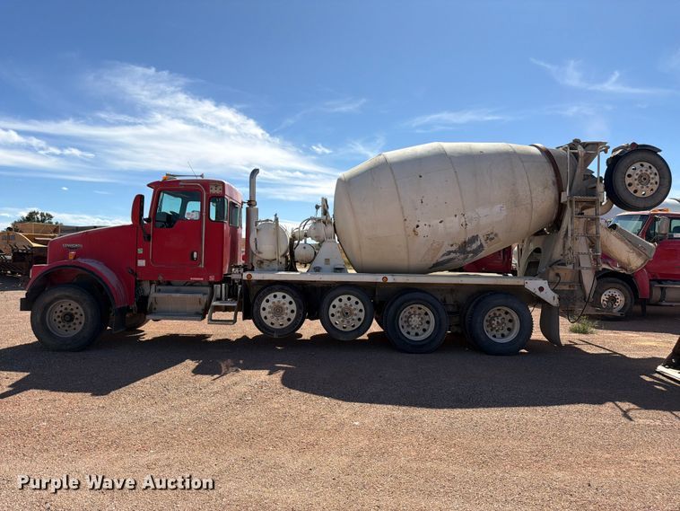 image for item FM7673 2003 Kenworth W900 ready mix truck