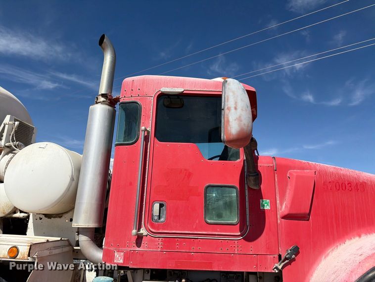 image for item FM7673 2003 Kenworth W900 ready mix truck