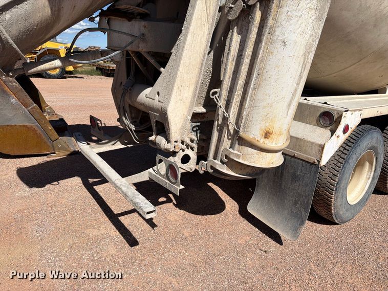 image for item FM7673 2003 Kenworth W900 ready mix truck