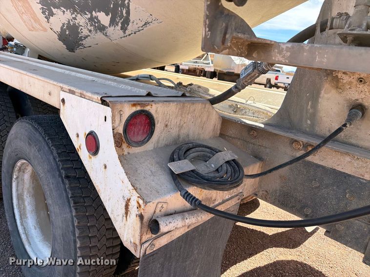 image for item FM7673 2003 Kenworth W900 ready mix truck