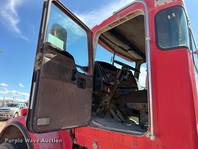 image for item FM7673 2003 Kenworth W900 ready mix truck