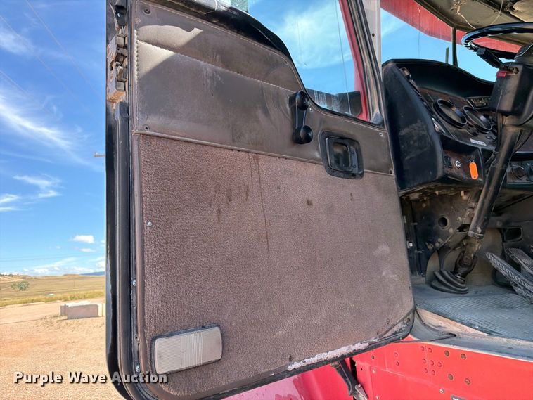 image for item FM7673 2003 Kenworth W900 ready mix truck
