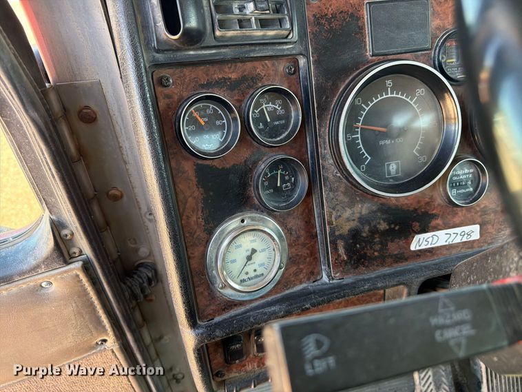 image for item FM7673 2003 Kenworth W900 ready mix truck