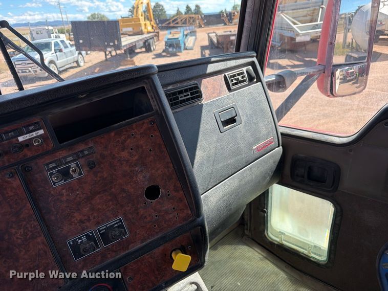 image for item FM7673 2003 Kenworth W900 ready mix truck