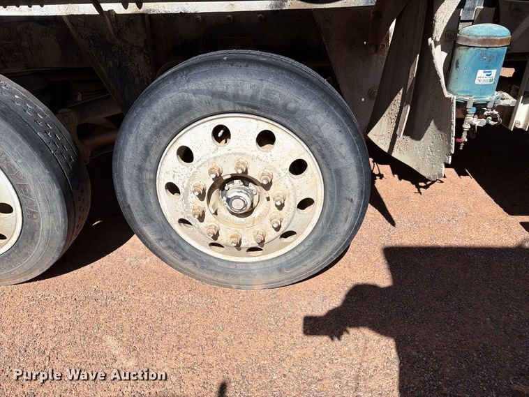 image for item FM7673 2003 Kenworth W900 ready mix truck