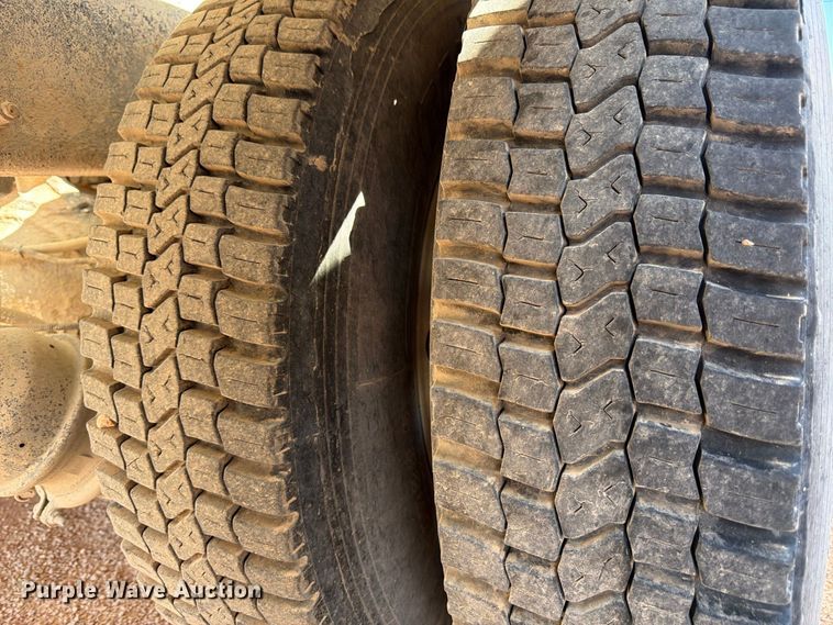 image for item FM7673 2003 Kenworth W900 ready mix truck