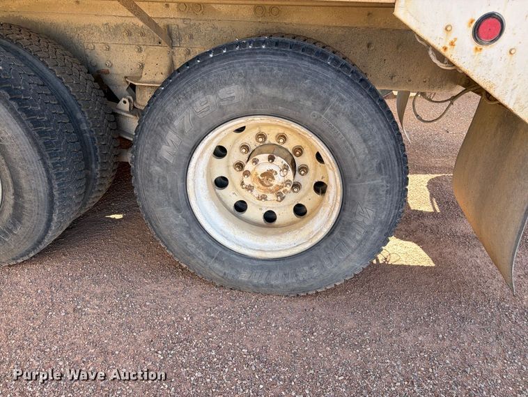image for item FM7673 2003 Kenworth W900 ready mix truck