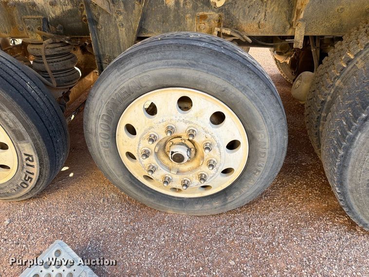 image for item FM7673 2003 Kenworth W900 ready mix truck