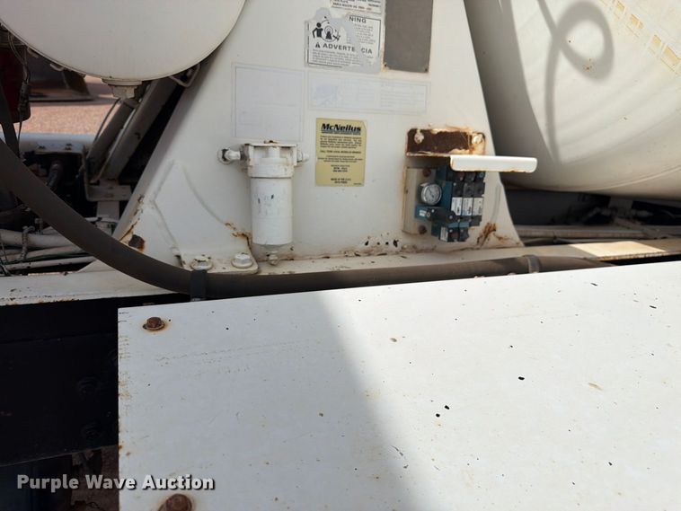 image for item FM7674 2006 Sterling Truck L9500 Series ready mix truck