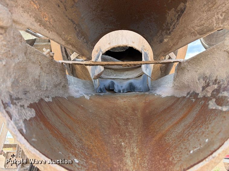 image for item FM7674 2006 Sterling Truck L9500 Series ready mix truck