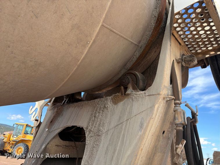 image for item FM7674 2006 Sterling Truck L9500 Series ready mix truck
