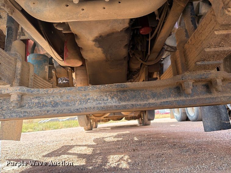image for item FM7674 2006 Sterling Truck L9500 Series ready mix truck