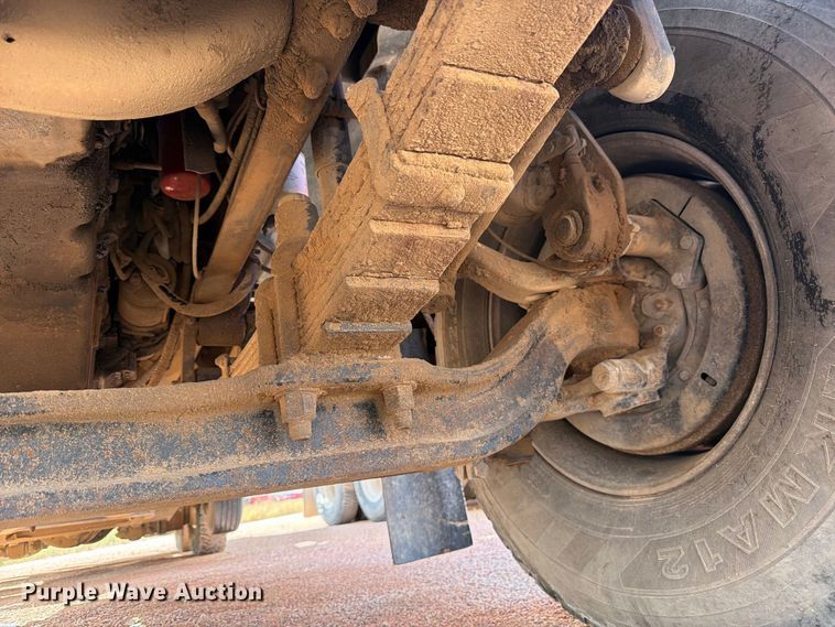 image for item FM7674 2006 Sterling Truck L9500 Series ready mix truck