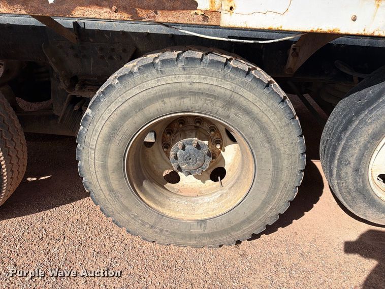 image for item FM7674 2006 Sterling Truck L9500 Series ready mix truck