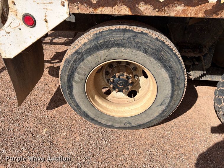 image for item FM7674 2006 Sterling Truck L9500 Series ready mix truck