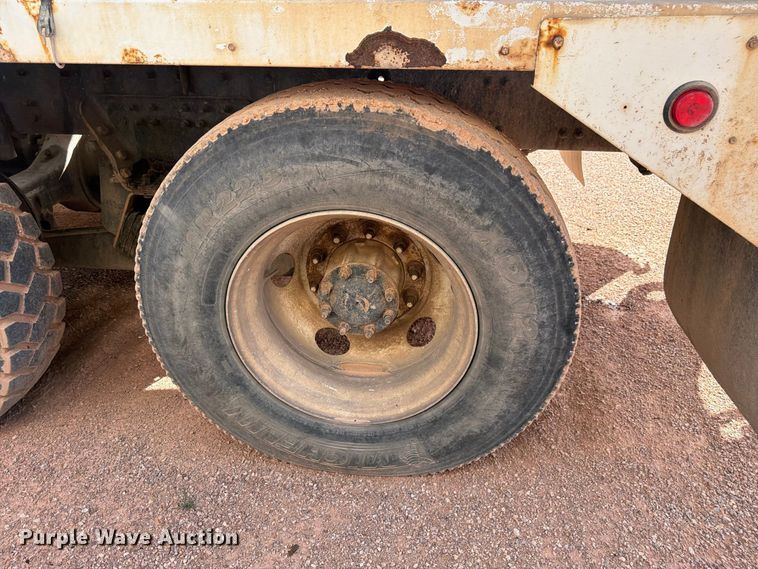 image for item FM7674 2006 Sterling Truck L9500 Series ready mix truck