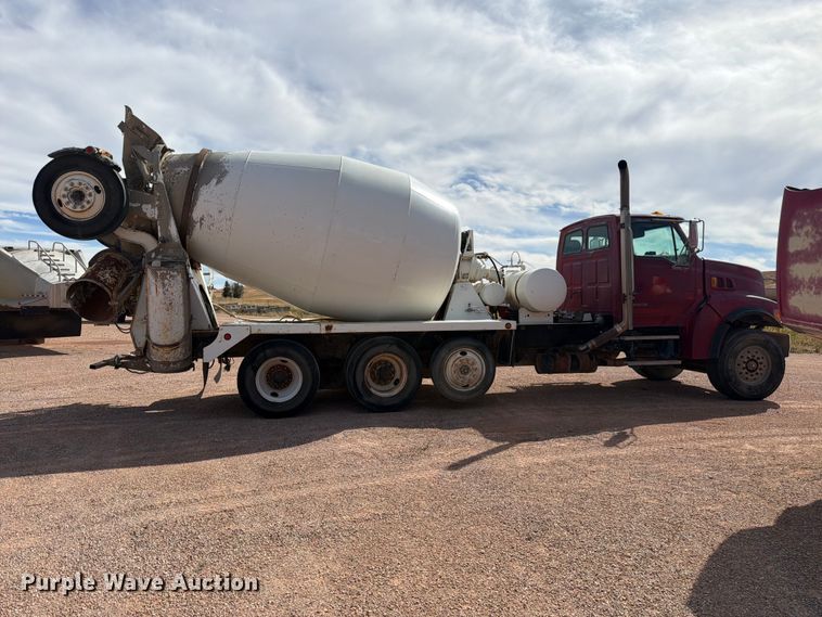 image for item FM7675 2006 Sterling Truck L9500 Series ready mix truck