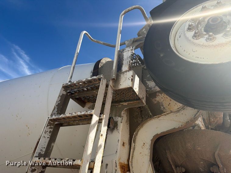 image for item FM7675 2006 Sterling Truck L9500 Series ready mix truck
