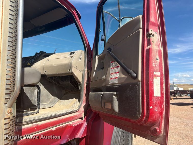 image for item FM7675 2006 Sterling Truck L9500 Series ready mix truck