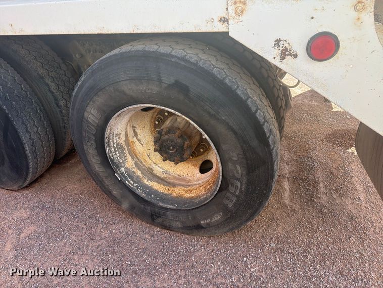 image for item FM7675 2006 Sterling Truck L9500 Series ready mix truck