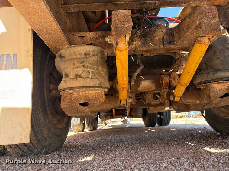 image for item FM7686 1991 Dorsey drop deck trailer