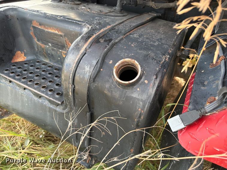 image for item FM7689 1985 International F-5070 truck cab and chassis