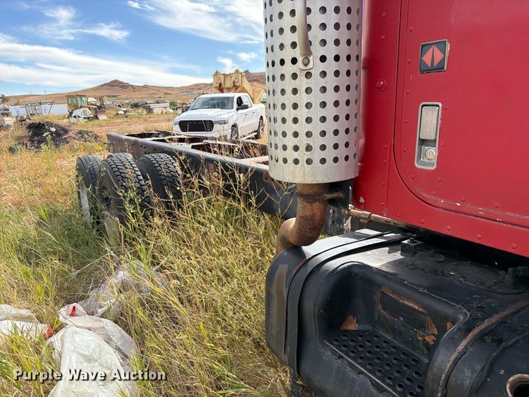 image for item FM7689 1985 International F-5070 truck cab and chassis