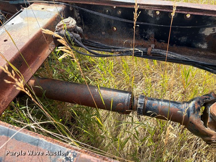 image for item FM7689 1985 International F-5070 truck cab and chassis