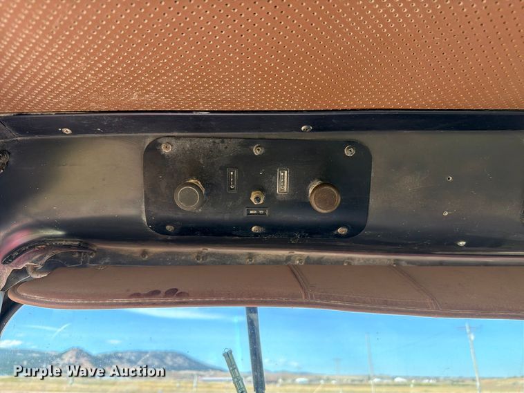 image for item FM7689 1985 International F-5070 truck cab and chassis