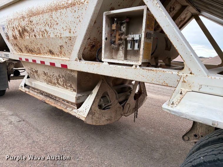 image for item FM7691 1996 Ranch Manufacturing Co. bottom dump trailer