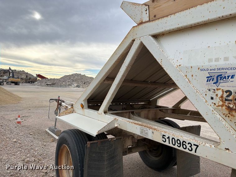 image for item FM7691 1996 Ranch Manufacturing Co. bottom dump trailer
