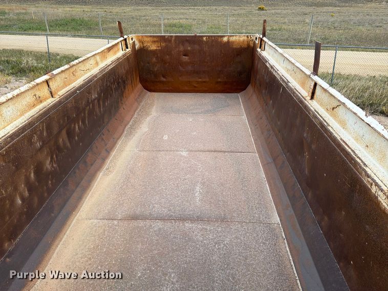 image for item FM7692 1998 Flow Boy end dump pup trailer