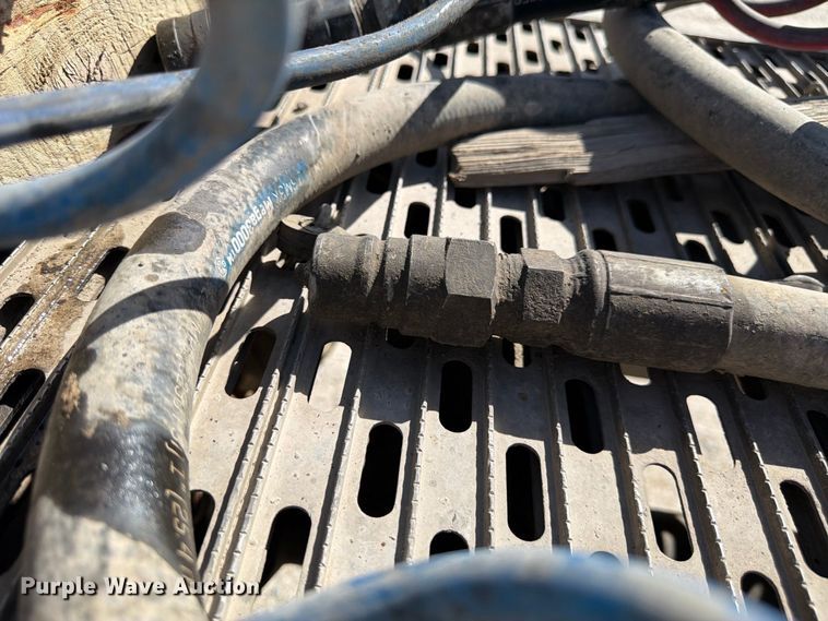 image for item FM7693 2000 Mack CH semi truck