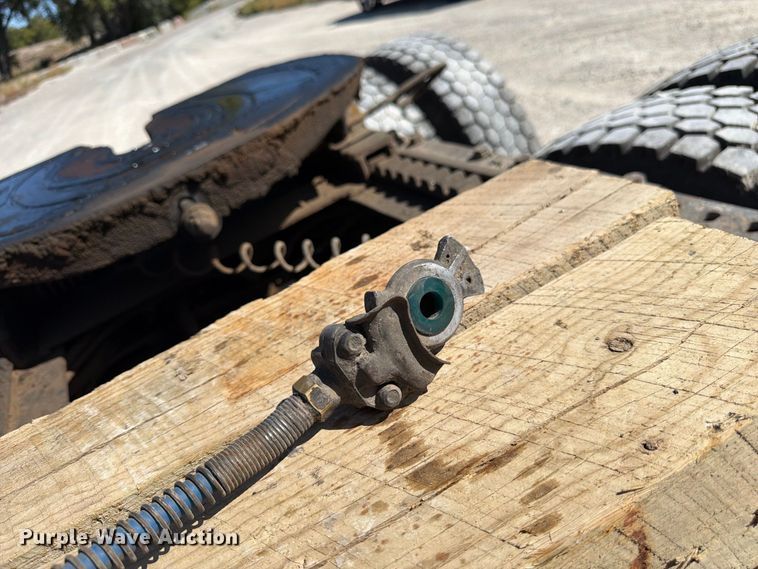 image for item FM7693 2000 Mack CH semi truck