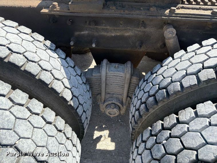 image for item FM7693 2000 Mack CH semi truck
