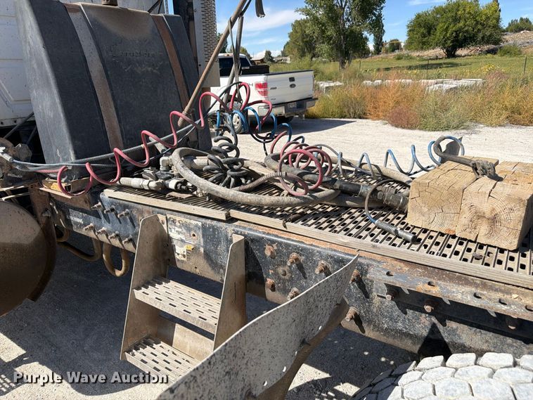 image for item FM7693 2000 Mack CH semi truck